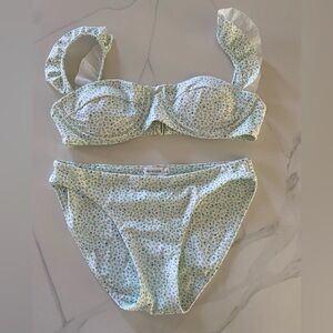 Minnow women’s hibiscus ditsy bikini. New without tags. True to size.
